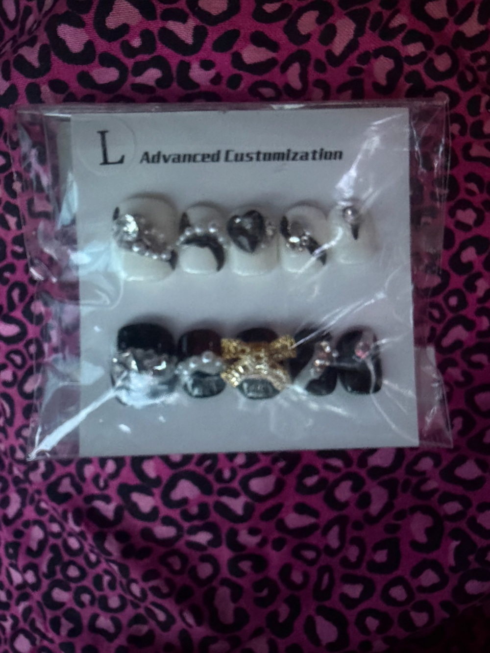 Black and White Decorative Press-On Nails with Gold Accent
